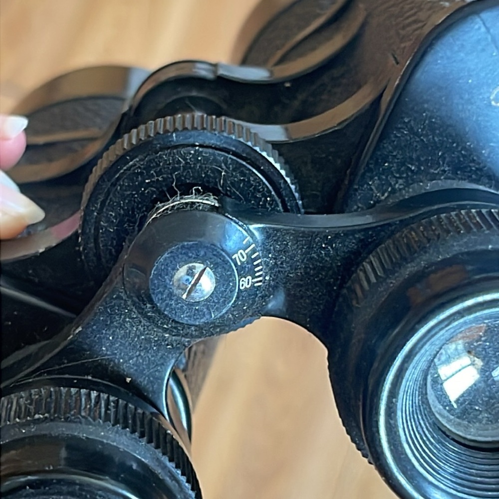 Vintage Black Binoculars with Textured Grip and Central Focus Wheel - Picture 6 of 6